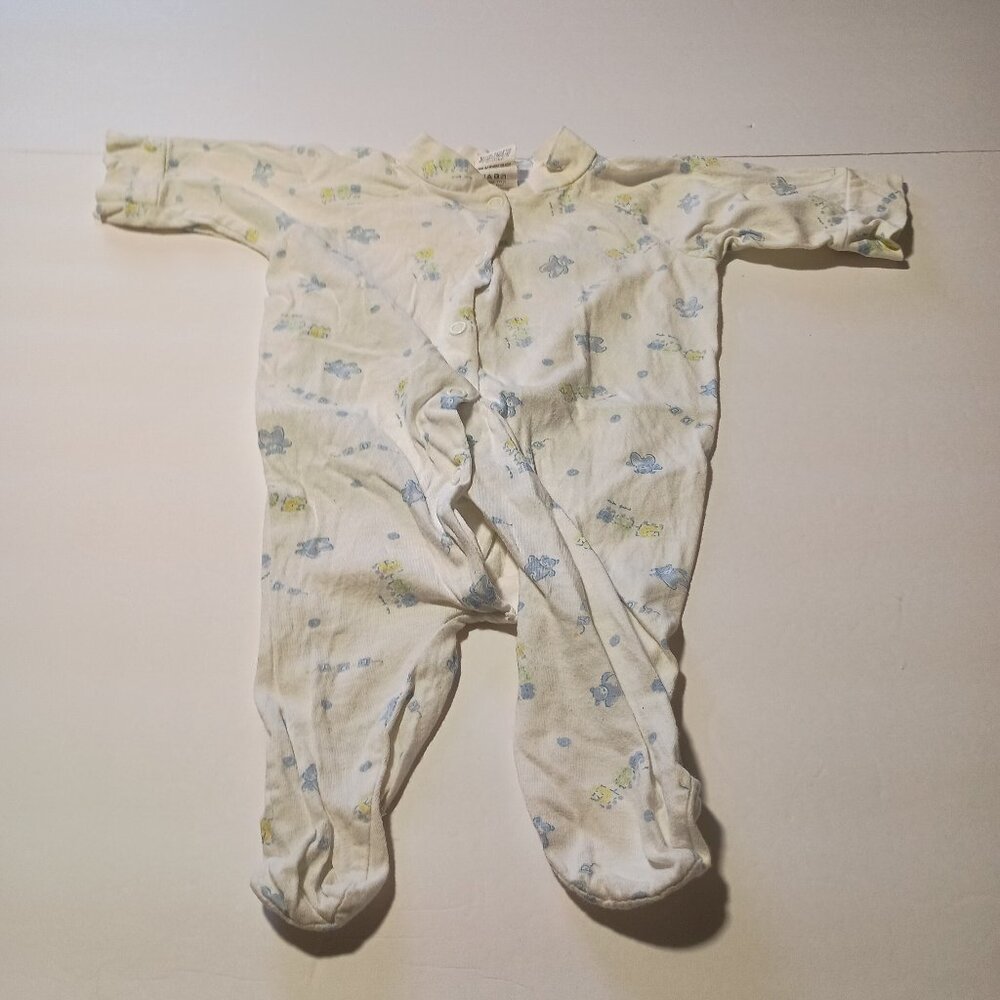 Curity White Bodysuit With Bear Pattern Size 0-3 Months